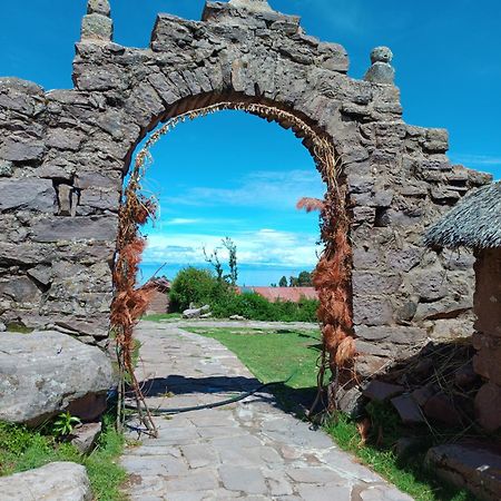 Отель Taquile Familia Celso Уильянопампа Экстерьер фото