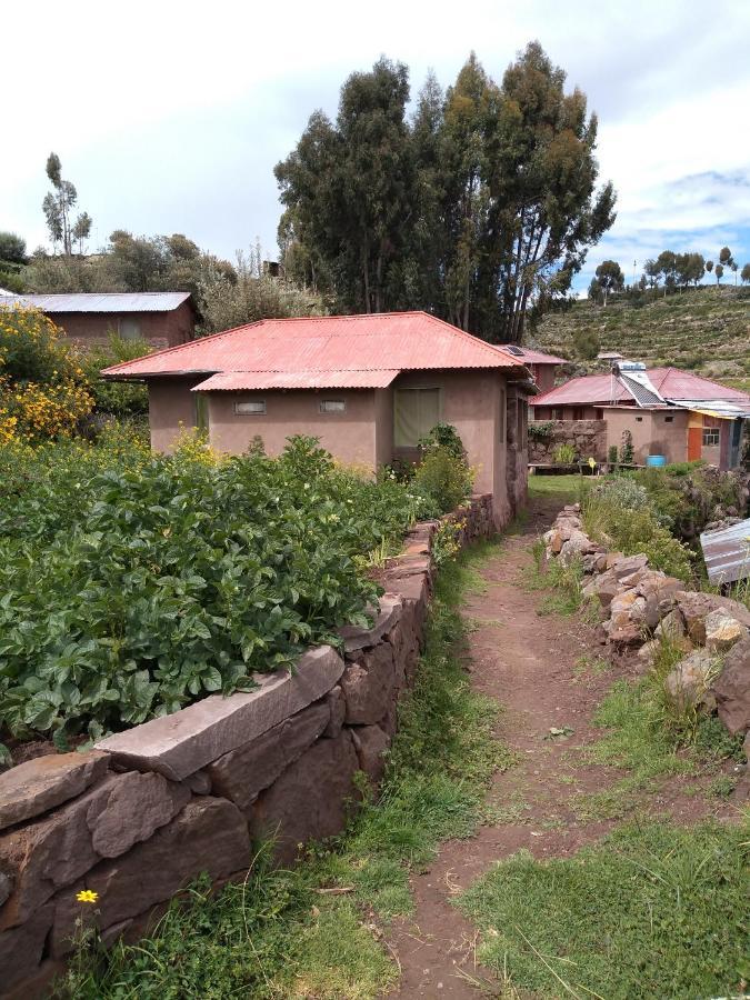 Отель Taquile Familia Celso Уильянопампа Экстерьер фото